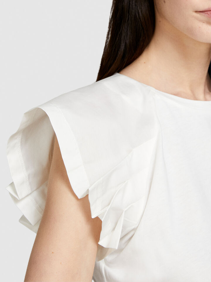 T-shirt with ruffles - women's short sleeve t-shirts - White | Sisley image number 5